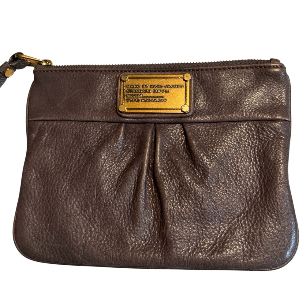 Gray Leather Small Wristlet Bag Purse & Gold Accents Marc by Marc Jacobs MINTY